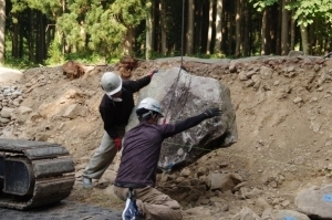 石積み作業