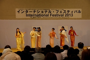 インターナショナルフェスティバル2013 ステージ1