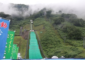 ジャンプ台の全景