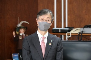 挨拶をする吉田代表取締役兼社長執行役員