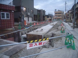 寺裏雨水幹線函渠布設工事　施工中.JPG