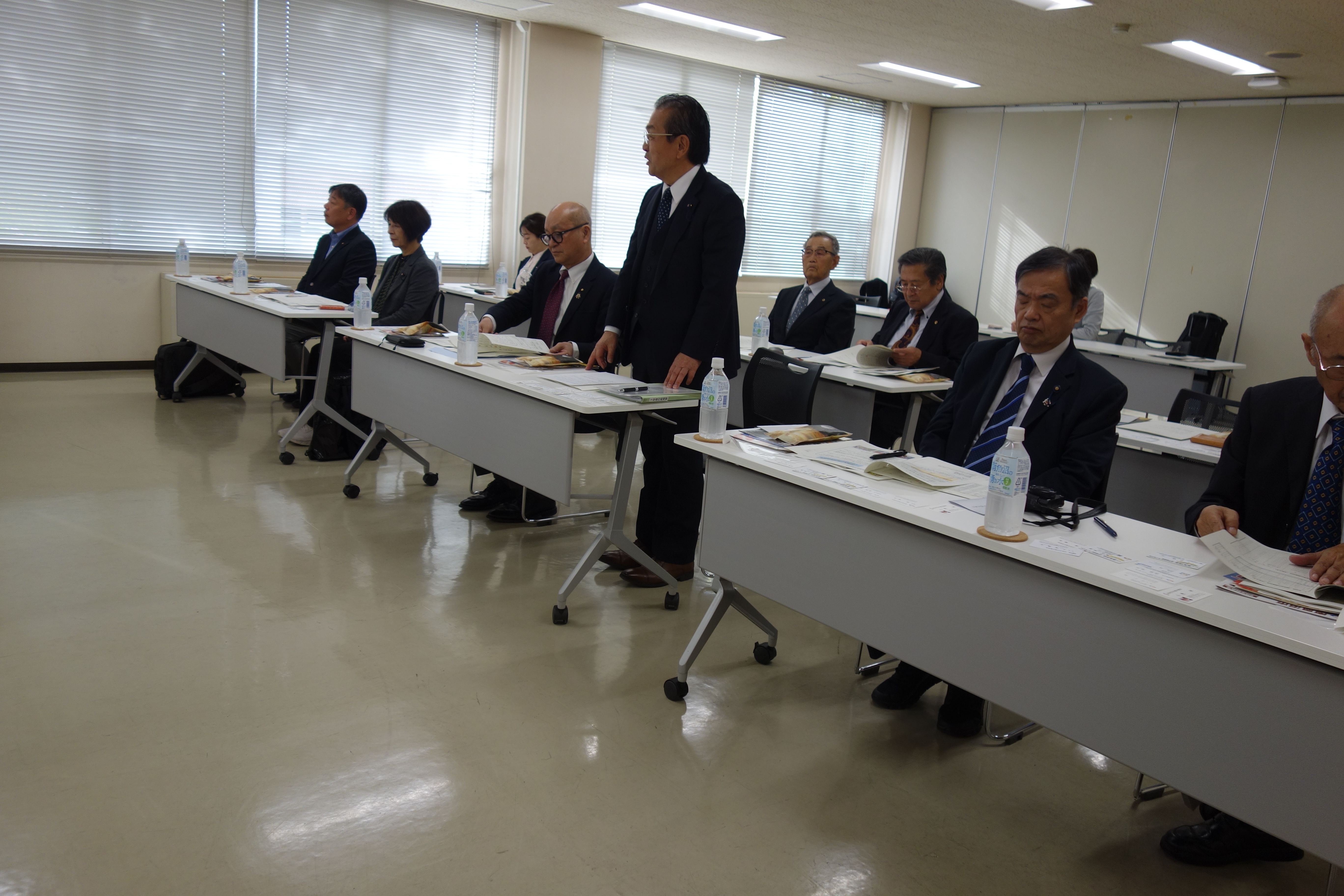 発言をする琴平町議会議員