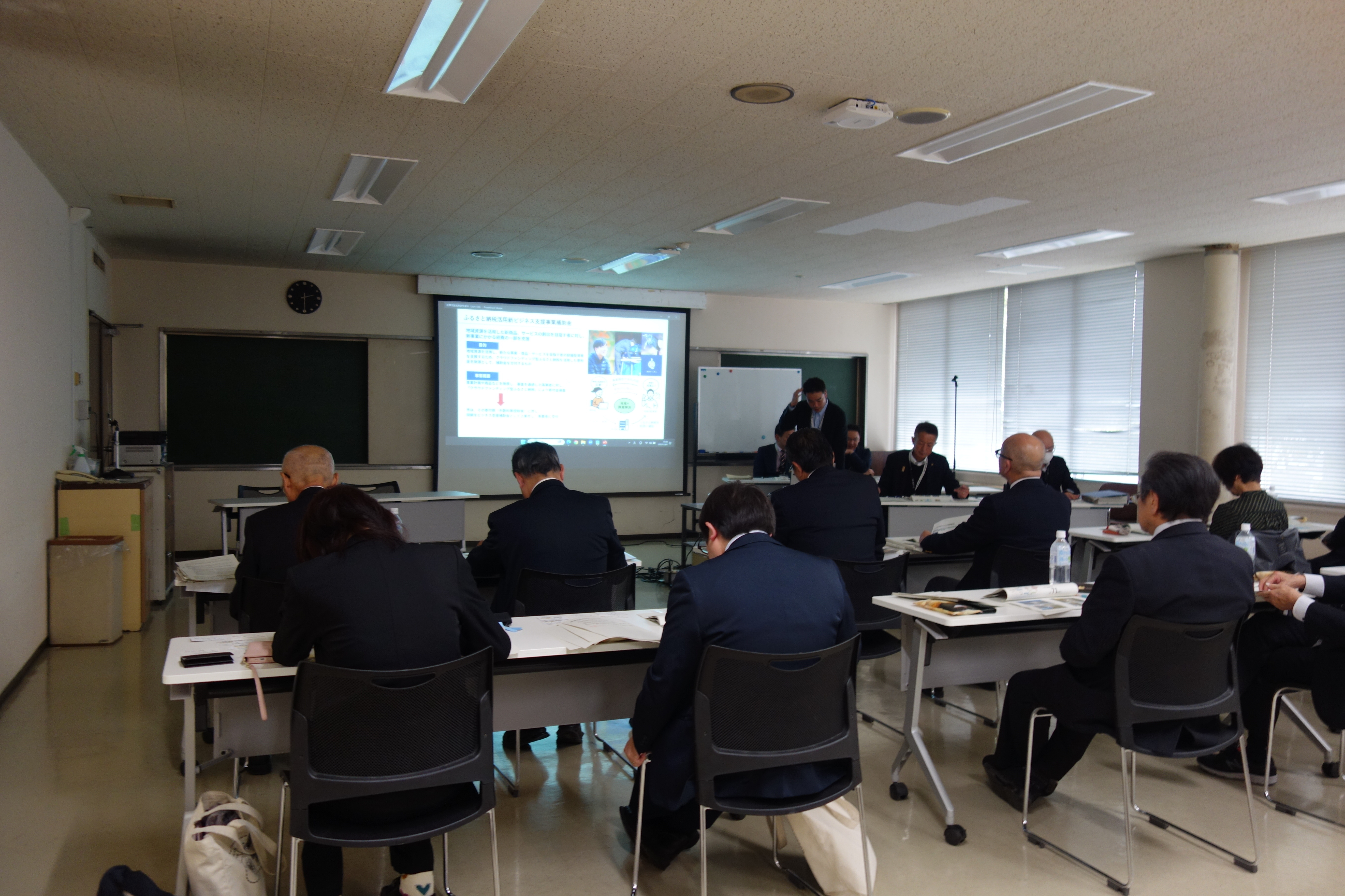 説明を受ける様子