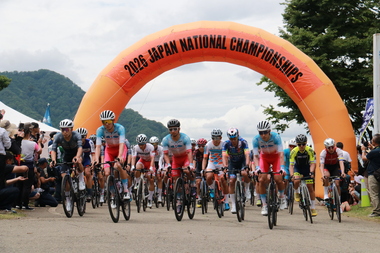 メインレースのスタート直後