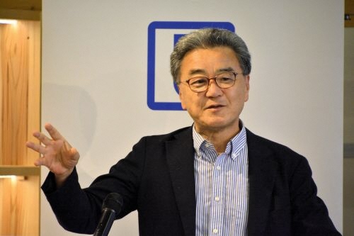 信田 智人特任教授.jpg