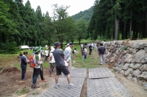 現地説明会の様子
