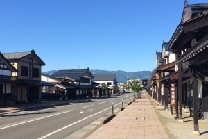 夏の牧之通り