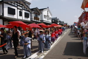 塩沢祭りの様子