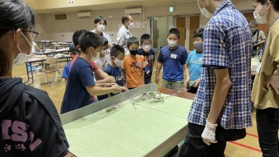 作ったロボットで対戦