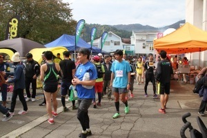 メイン会場の上関小学校の様子