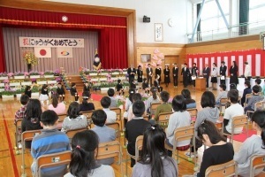 第一上田小学校での入学式の様子