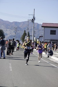 コースを走る選手たち1