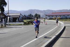 コースを走る選手2