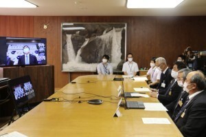 オンライン締結式の会場の様子