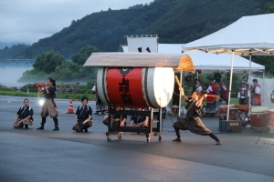 上杉太鼓の迫力の演舞