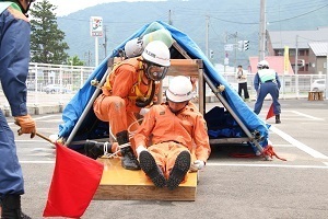 ほふく救助の様子