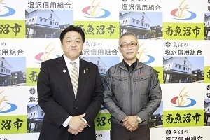 hakkai社長と林市長の写真