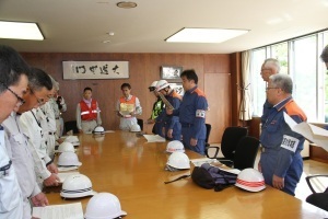 南魚沼市災害対策本部本部長として指揮をとる林市長