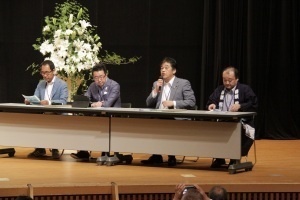 パネルディスカッションに参加する林市長