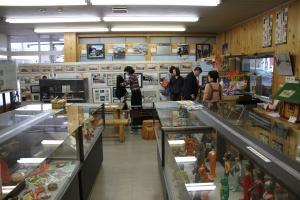 FMゆきぐにの六日町昭和レトロ商店街展示
