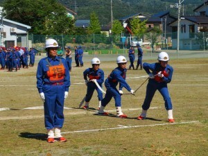 女性消防隊ポンプ操法3