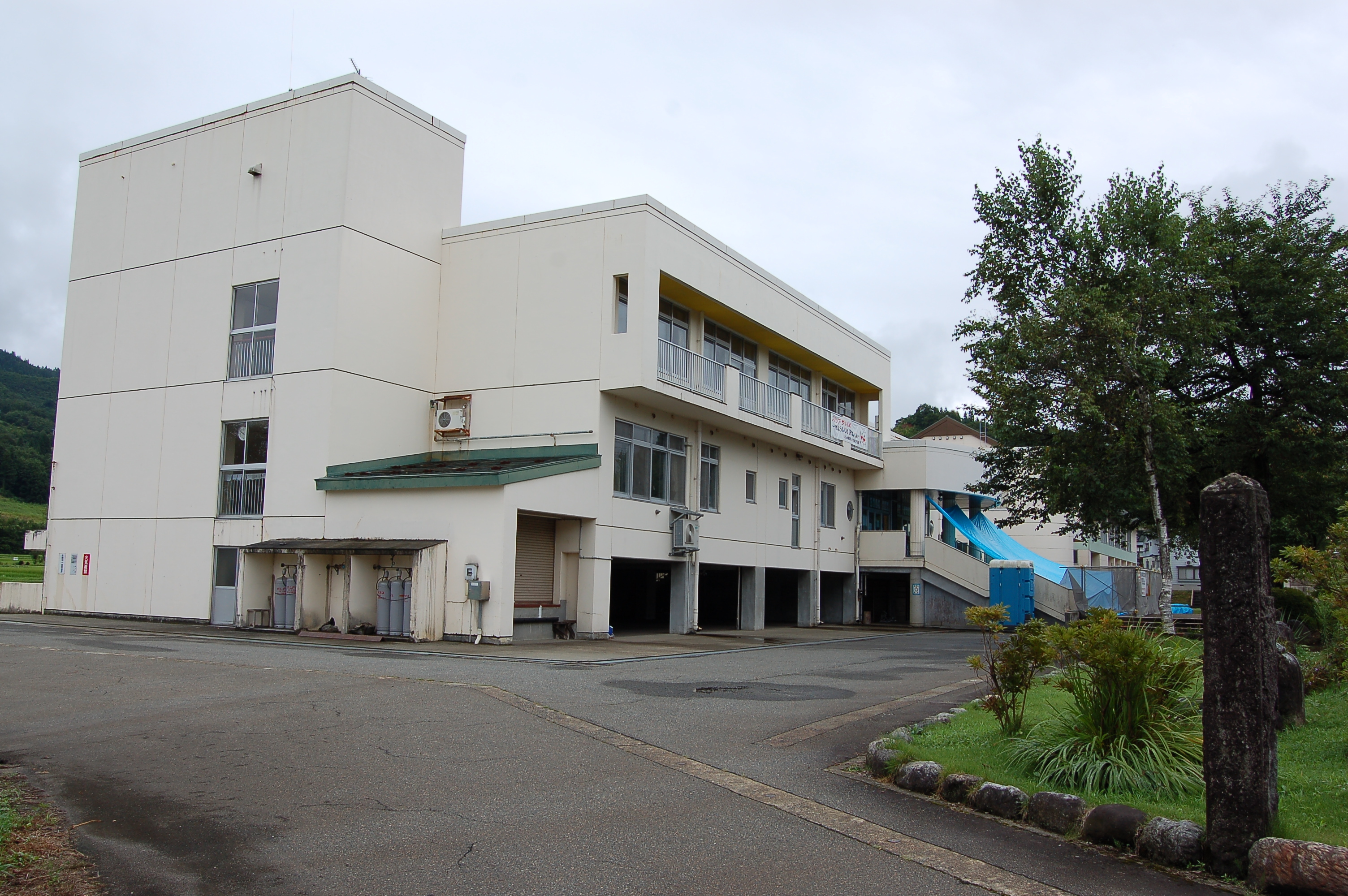 赤石小学校 - 南魚沼市