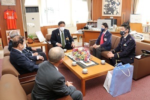 市長室での歓談の様子