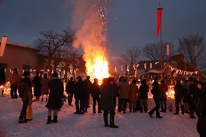 百八灯大護摩の様子