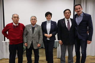 カリン局長（真ん中）・セルデン町副町長（右端）