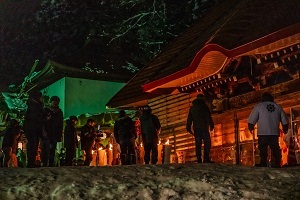 裸押し合い大祭の様子