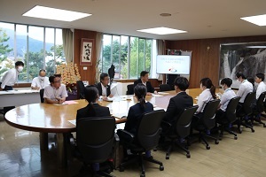 懇談会の様子