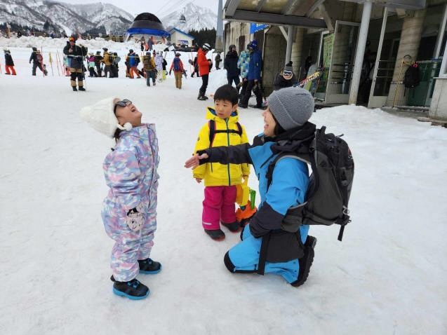 親子雪遊び.jpg
