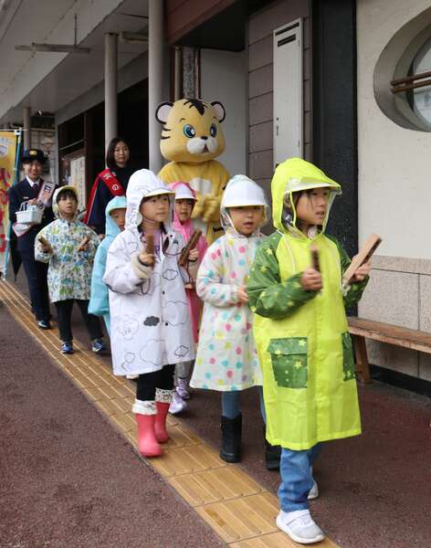 園児パレード (3).JPG