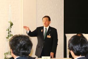 あいさつをする林市長