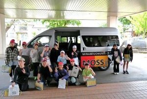 MOSSと上田小の児童たち