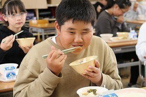 学校給食1.jpg