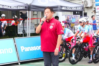 挨拶をする林市長